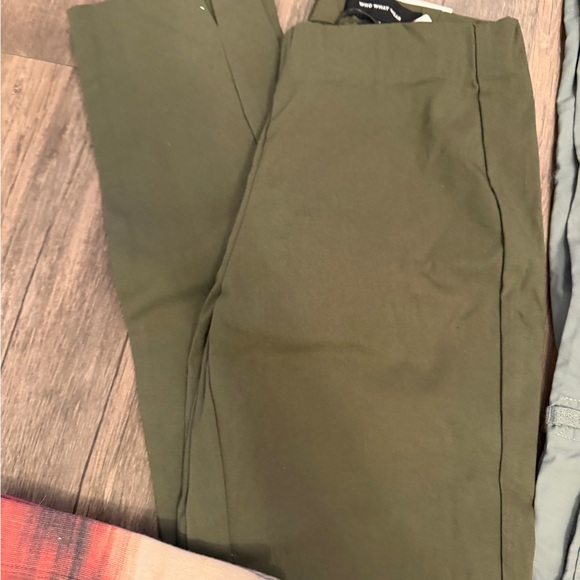 Big bundle of size xs small four clothes. - Picture 5 of 7